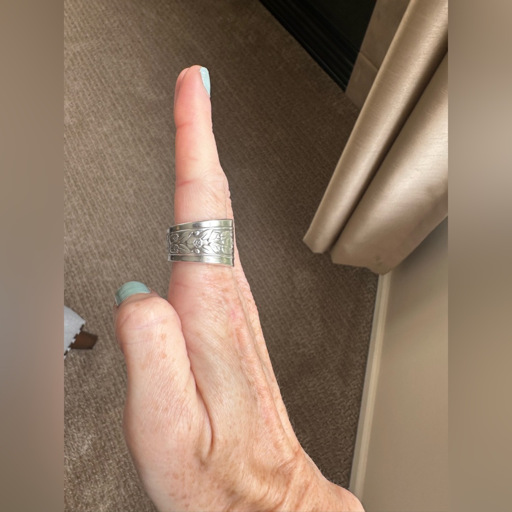 Rose Spoon Ring - Picture 7 of 15